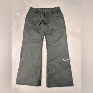 Oakley women’s snowboarding pants only worn 4 times